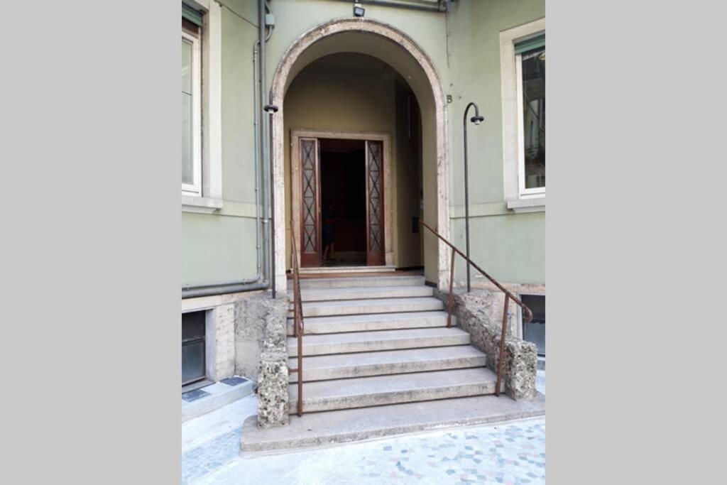 Casadianna Apartment Milan Bagian luar foto